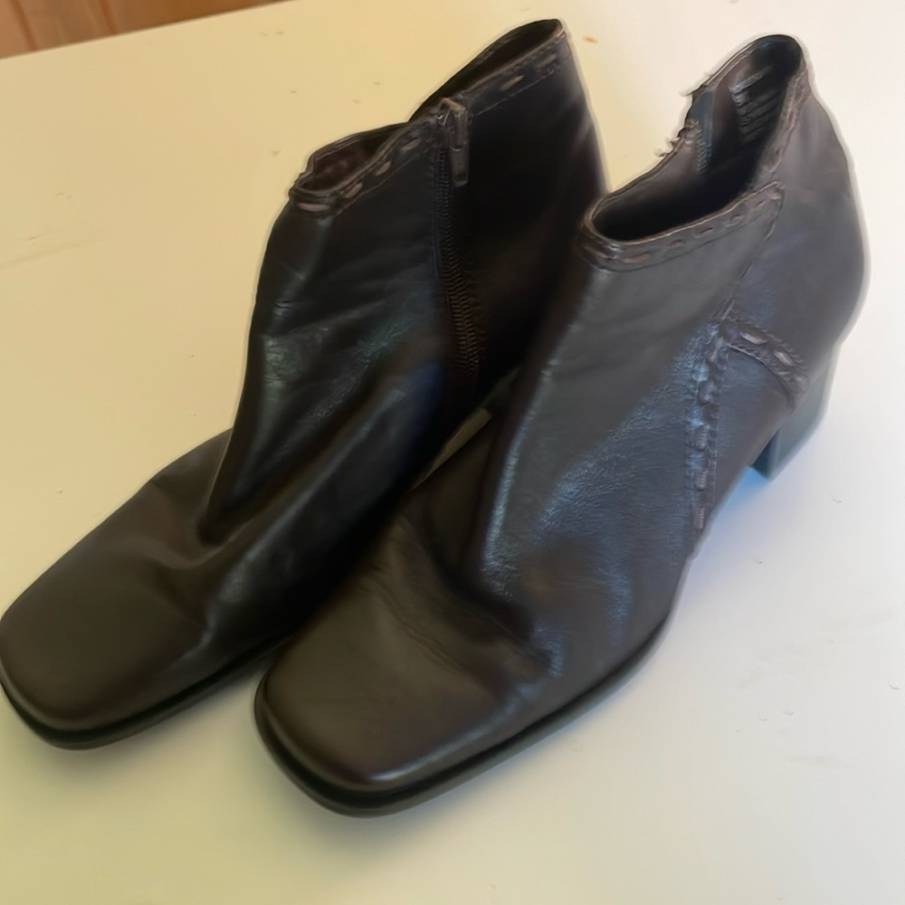 Brand Craft& Barrow Brown Size 9W Stlye Monique
